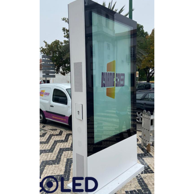 Totem LCD Exterior